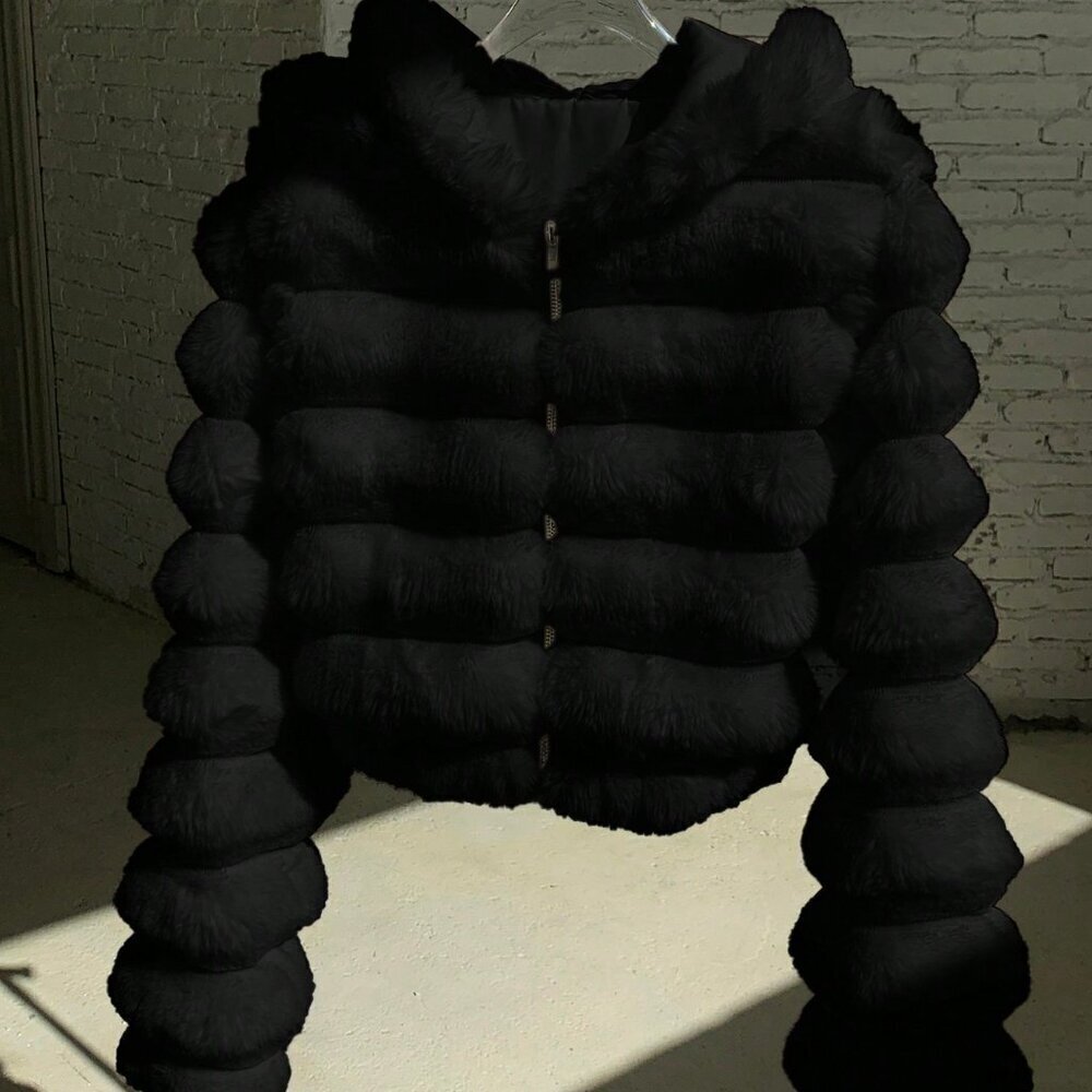 Black Casual Women's Fluffy faux fur Hooded Cropped Jacket - Picture 6 of 7